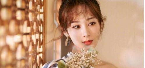 最新八卦爆料杨紫感情,甜蜜恋情曝光，网友热议新恋情之谜